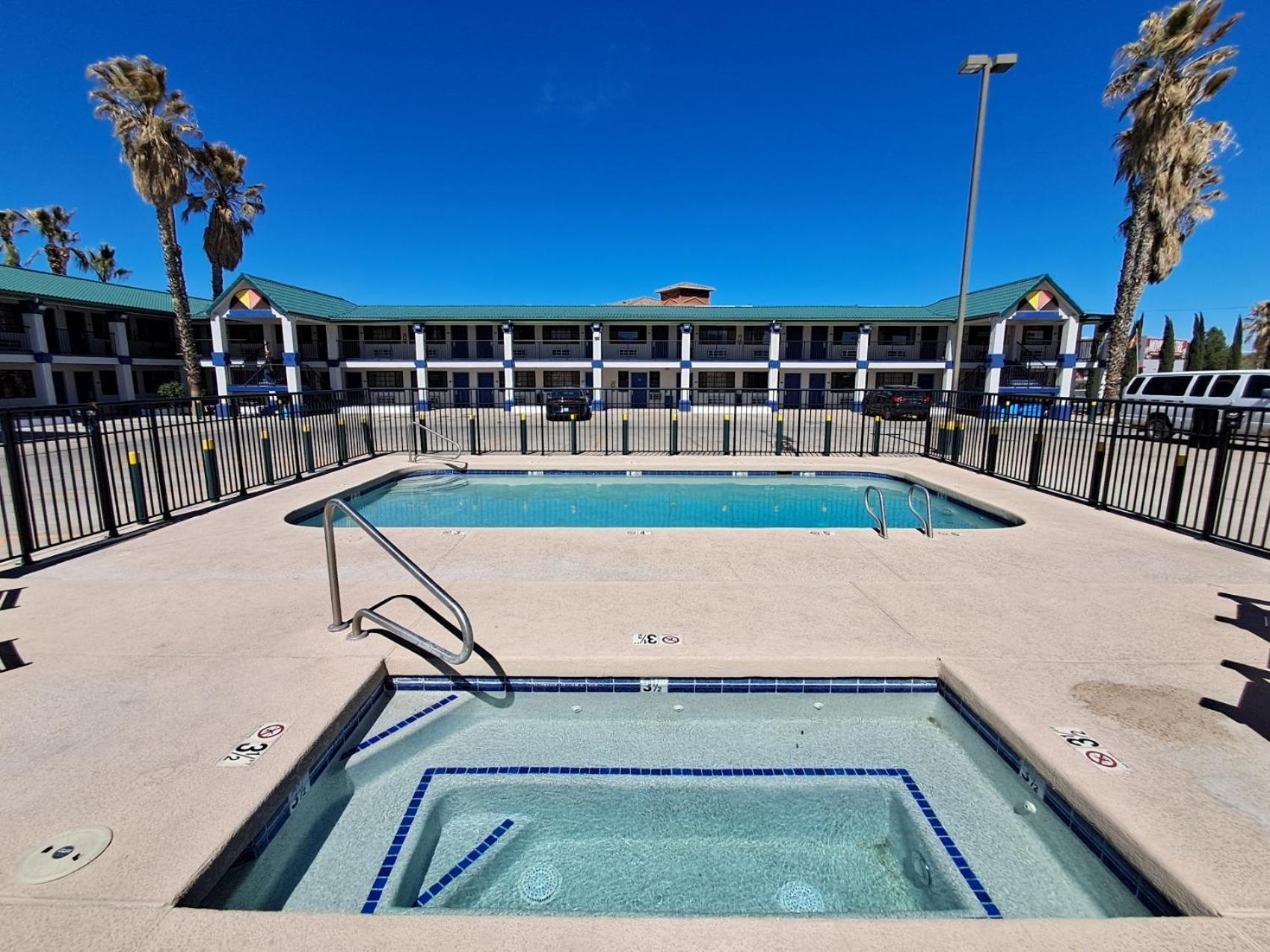 Days Inn By Wyndham Safford, Az Exterior photo